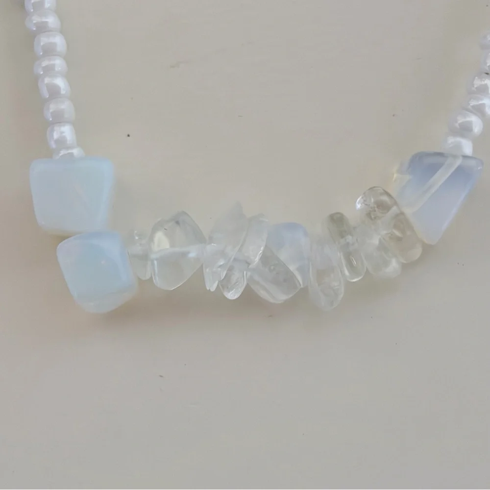 NWT Pomp + Chic Boutique Pearlized Beaded Necklace